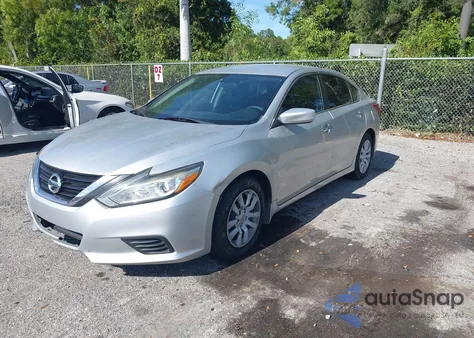 2018 Nissan Altima 2.5 S z USA, uszkodzony, nr VIN 1N4AL3AP7JC288923